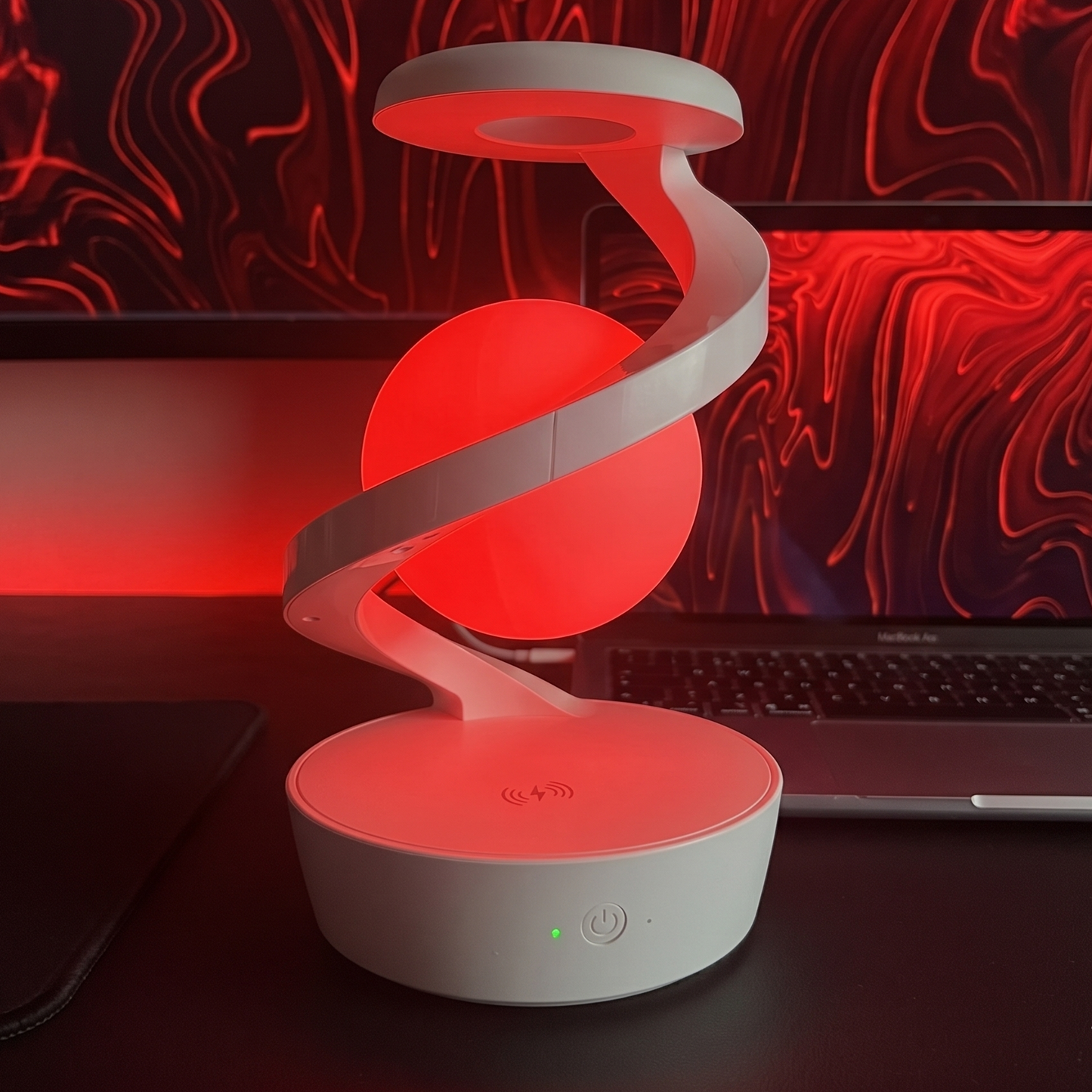 Spira Charge: Lámpara de Escritorio Rotativa.